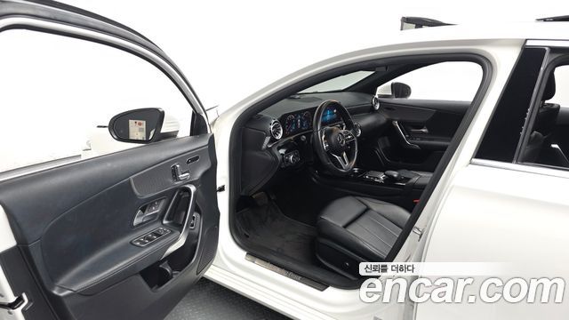Mercedes-Benz A-Class (W177) A250 4MATIC Sedan 2021 — фото 10