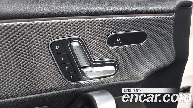 Mercedes-Benz A-Class (W177) A250 4MATIC Sedan 2021 — фото 17
