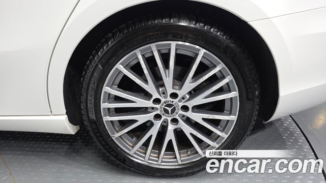 Mercedes-Benz A-Class (W177) A250 4MATIC Sedan 2021 — фото 21