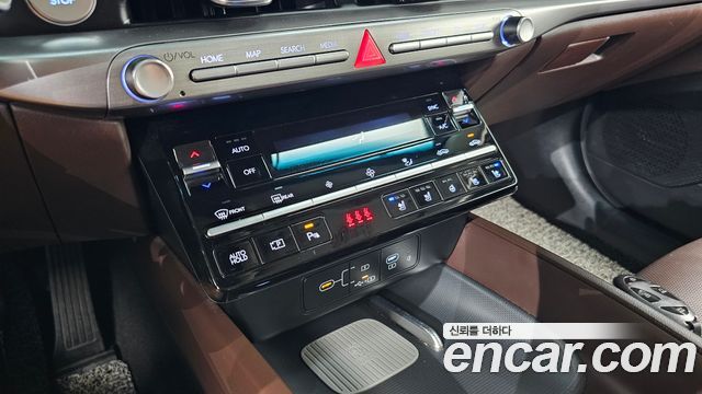 Hyundai Grandeur (GN7) 2,5 Gasoline 2WD Premium 2023 — фото 12