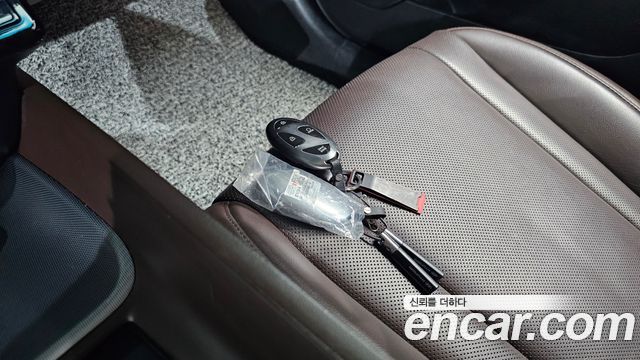 Hyundai Grandeur (GN7) 2,5 Gasoline 2WD Premium 2023 — фото 16
