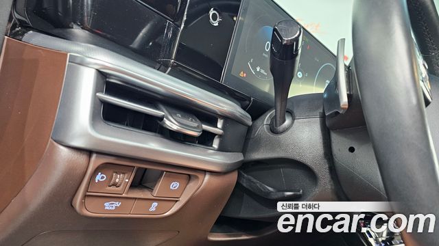 Hyundai Grandeur (GN7) 2,5 Gasoline 2WD Premium 2023 — фото 20