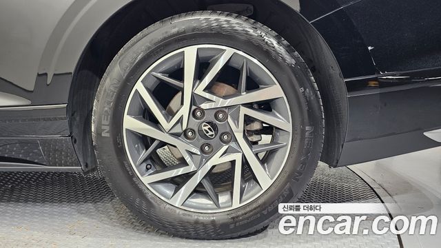 Hyundai Grandeur (GN7) 2,5 Gasoline 2WD Premium 2023 — фото 21