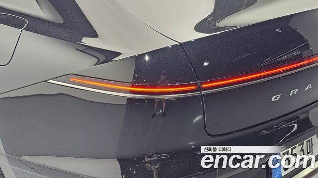 Hyundai Grandeur (GN7) 2,5 Gasoline 2WD Premium 2023 — фото 23