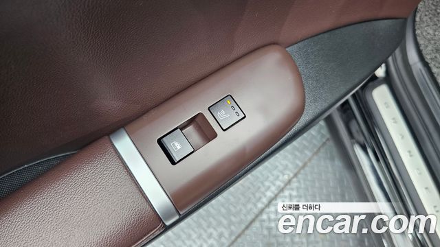 Hyundai Grandeur (GN7) 2,5 Gasoline 2WD Premium 2023 — фото 27