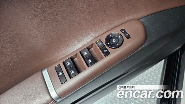 Hyundai Grandeur (GN7) 2,5 Gasoline 2WD Premium 2023 — фото 29