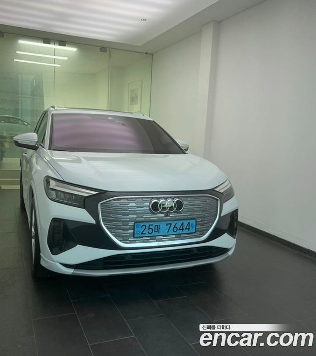 Audi Q4 e-tron (F4) 40