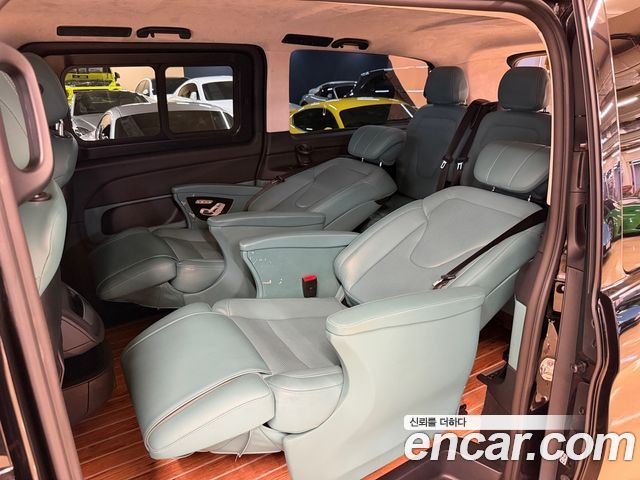 Mercedes-Benz V-Class V300 CDI W447 2022 — фото 16