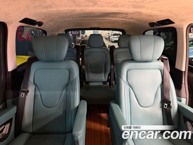 Mercedes-Benz V-Class V300 CDI W447 2022 — фото 17