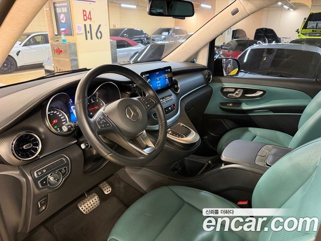 Mercedes-Benz V-Class V300 CDI W447 2022 — фото 18