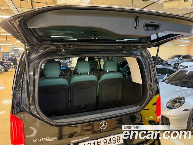 Mercedes-Benz V-Class V300 CDI W447 2022 — фото 22