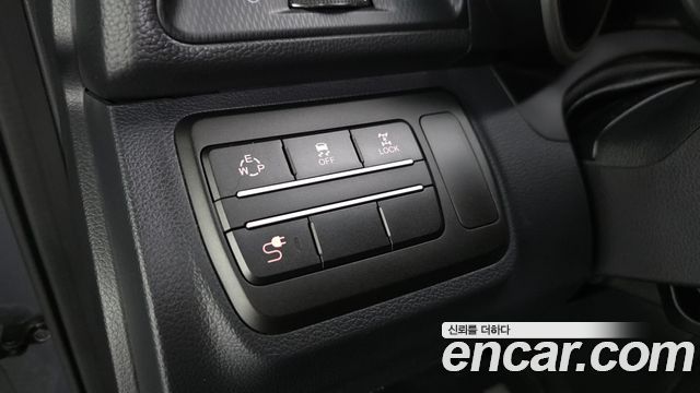 KG Mobility (SsangYong) Tivoli Air Diesel IX 4WD 2016 — фото 29