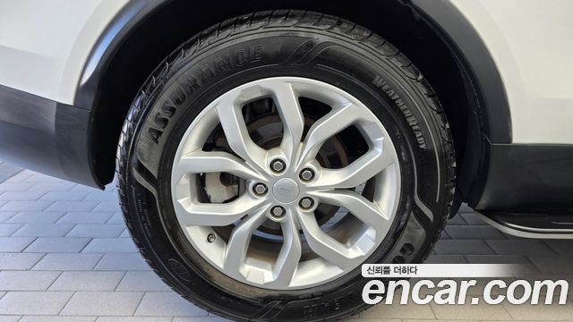 Land Rover Discovery 5 2.0 SD4 SE 2019 — фото 5