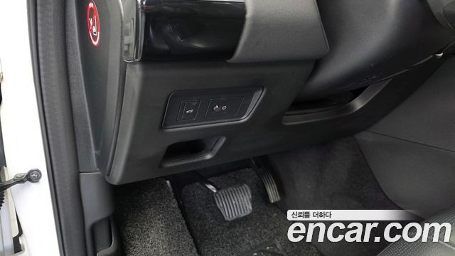 Land Rover Discovery 5 2.0 SD4 SE 2019 — фото 22