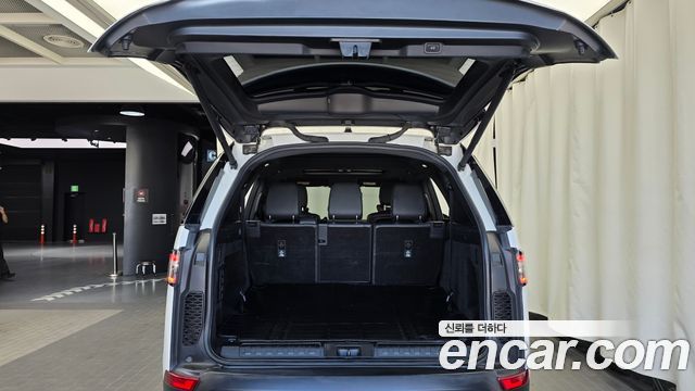 Land Rover Discovery 5 2.0 SD4 SE 2019 — фото 24