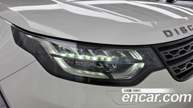 Land Rover Discovery 5 2.0 SD4 SE 2019 — фото 28