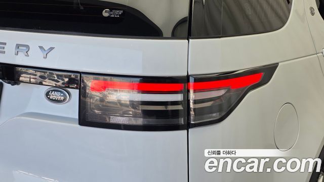 Land Rover Discovery 5 2.0 SD4 SE 2019 — фото 29