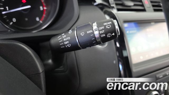 Land Rover Discovery 5 2.0 SD4 SE 2019 — фото 34