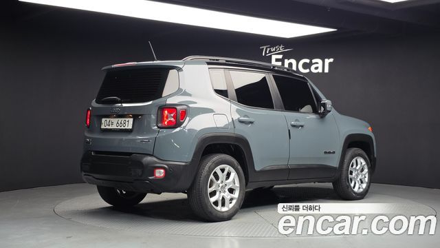 Jeep Renegade 2.0 Diesel Longitude AWD 2017 — фото 2