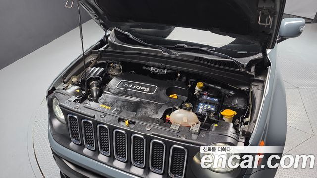 Jeep Renegade 2.0 Diesel Longitude AWD 2017 — фото 6