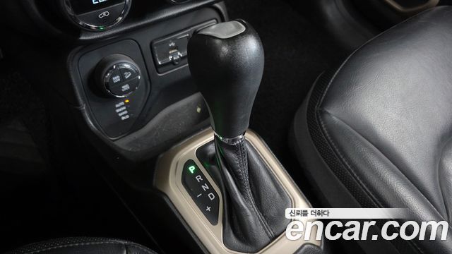 Jeep Renegade 2.0 Diesel Longitude AWD 2017 — фото 9