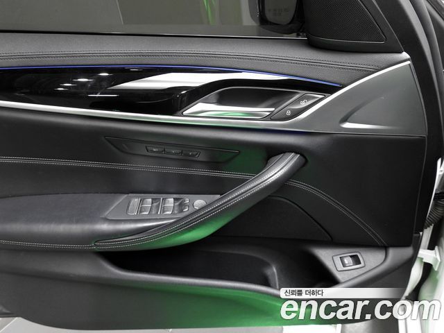BMW 5 Series (G30) 520d Luxury Plus 2020 — фото 18