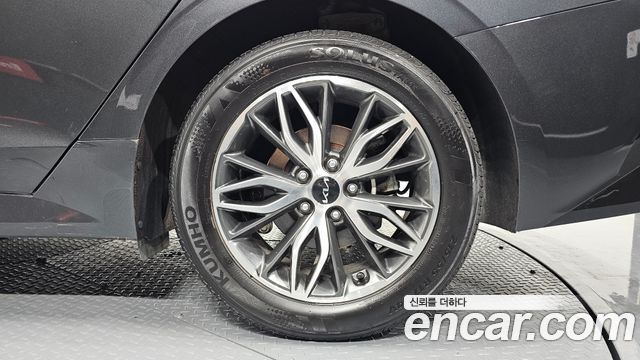 Kia K5 (III) 2.0 Prestige 2022 — фото 21