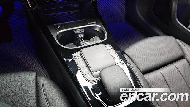 Mercedes-Benz A-Class (W177) A220 Sedan 2021 — фото 29
