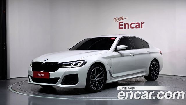 BMW 5 Series (G30) 530e M Sport 2021 — фото 1