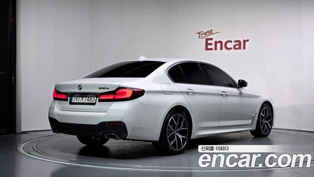 BMW 5 Series (G30) 530e M Sport 2021 — фото 2
