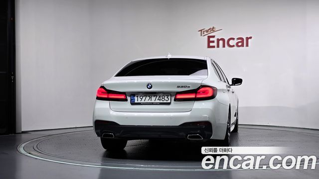 BMW 5 Series (G30) 530e M Sport 2021 — фото 4