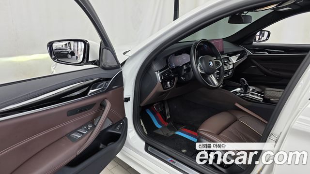 BMW 5 Series (G30) 530e M Sport 2021 — фото 10