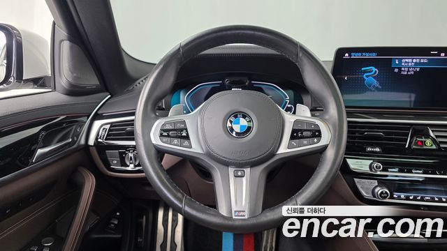 BMW 5 Series (G30) 530e M Sport 2021 — фото 13
