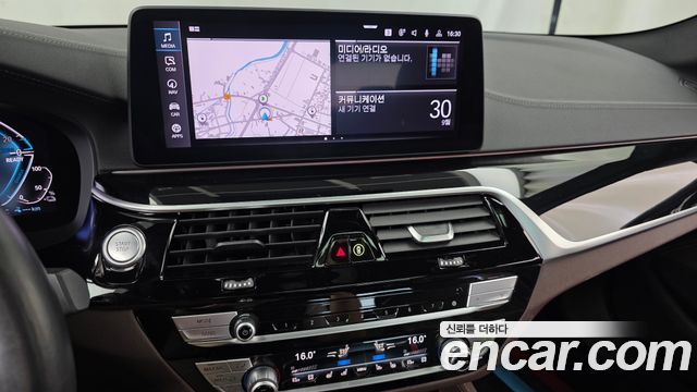 BMW 5 Series (G30) 530e M Sport 2021 — фото 14