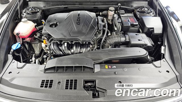 Hyundai Grandeur (GN7) 2,5 Gasoline 2WD Premium 2023 — фото 6