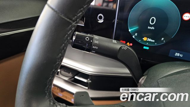 Hyundai Grandeur (GN7) 2,5 Gasoline 2WD Premium 2023 — фото 14