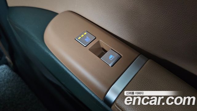Hyundai Grandeur (GN7) 2,5 Gasoline 2WD Premium 2023 — фото 19