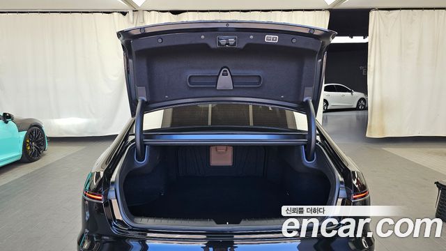 Hyundai Grandeur (GN7) 2,5 Gasoline 2WD Premium 2023 — фото 20