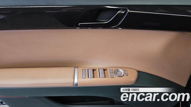 Hyundai Grandeur (GN7) 2,5 Gasoline 2WD Premium 2023 — фото 28