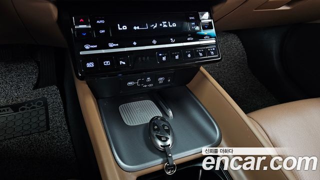 Hyundai Grandeur (GN7) 2,5 Gasoline 2WD Premium 2023 — фото 30