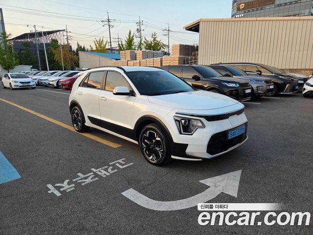 Kia Niro EV Air 2023 — фото 2