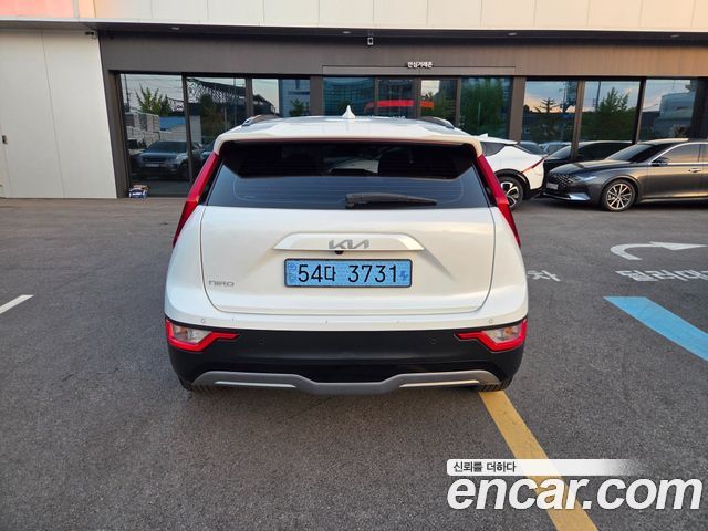 Kia Niro EV Air 2023 — фото 3
