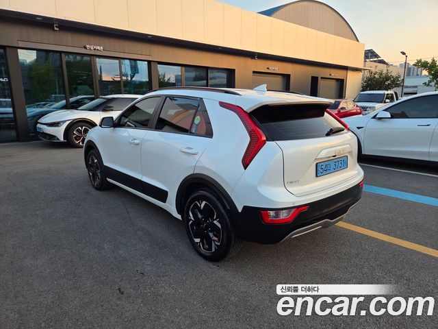 Kia Niro EV Air 2023 — фото 4