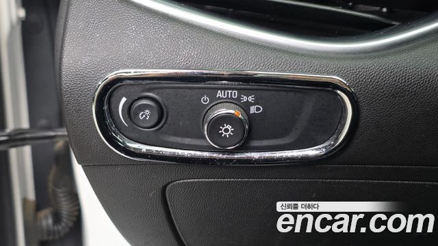Chevrolet Malibu 2.0 Turbo LTZ Premium 2017 — фото 13