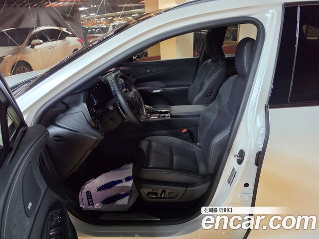 Lexus RX350h (V) Luxury 2025 — фото 10