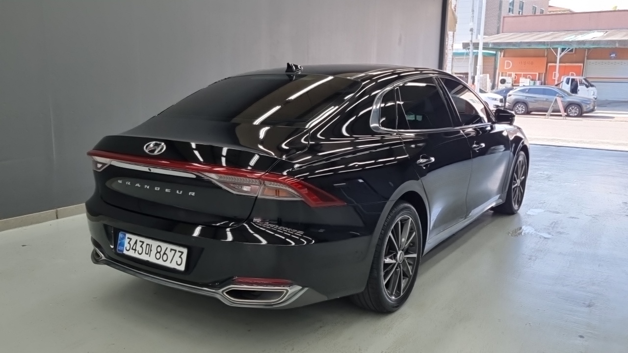 Hyundai Grandeur (IG) 2.5 Le Blanc 2023 — фото 2