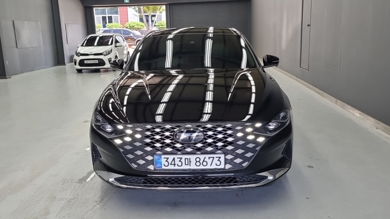 Hyundai Grandeur (IG) 2.5 Le Blanc 2023 — фото 3
