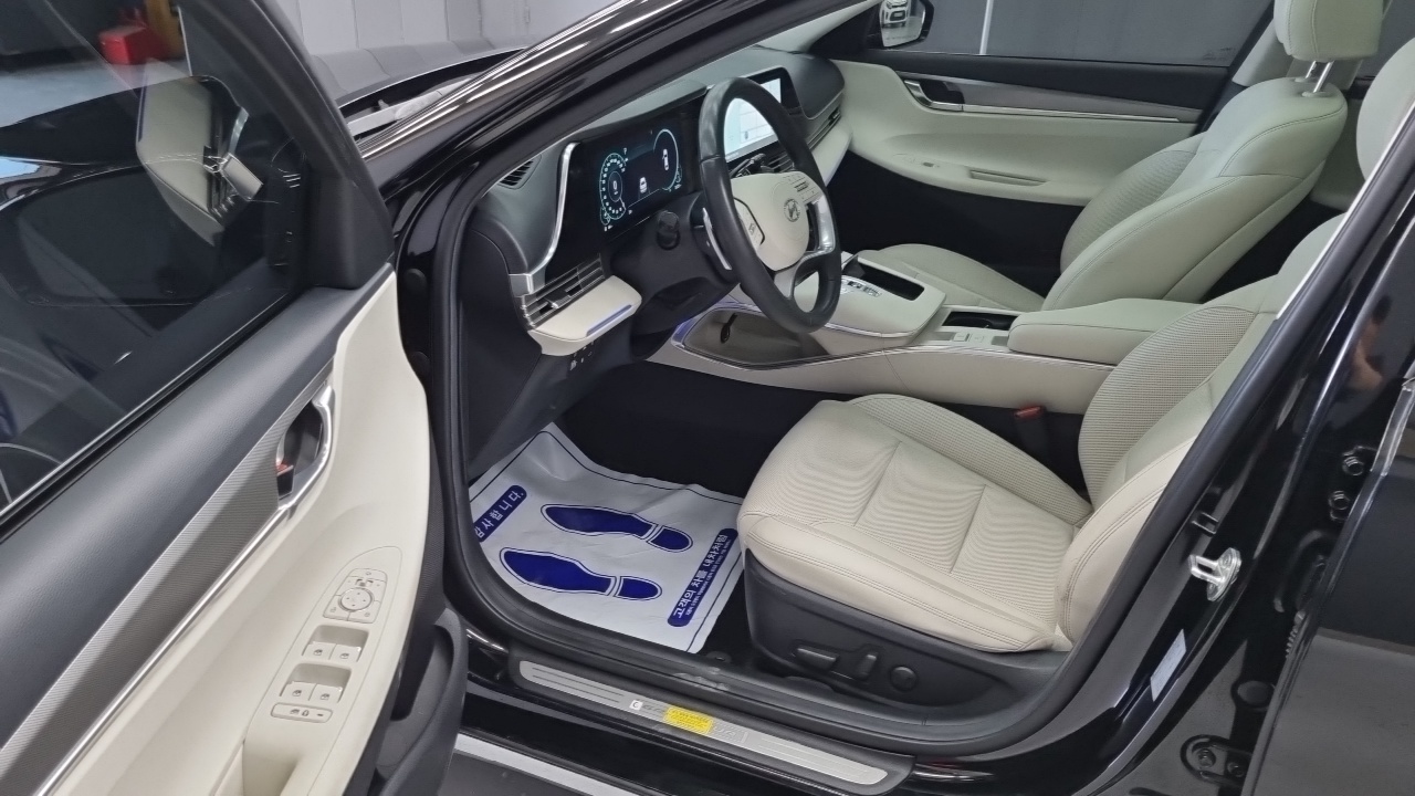 Hyundai Grandeur (IG) 2.5 Le Blanc 2023 — фото 10