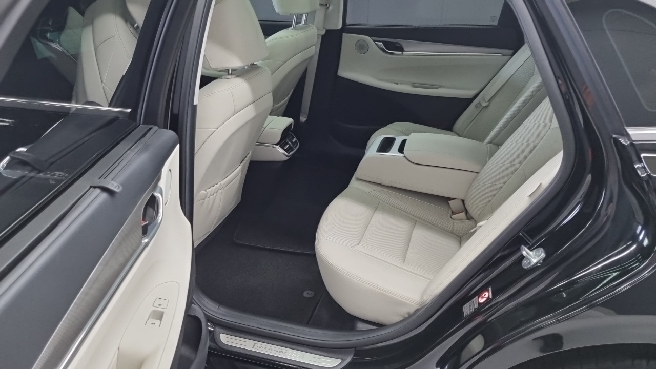 Hyundai Grandeur (IG) 2.5 Le Blanc 2023 — фото 15