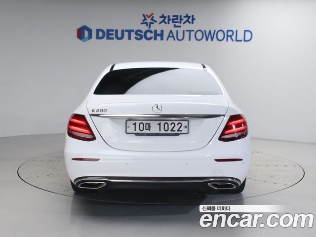 Mercedes-Benz E-Class (W213) E200 Avantgarde 2017 — фото 4
